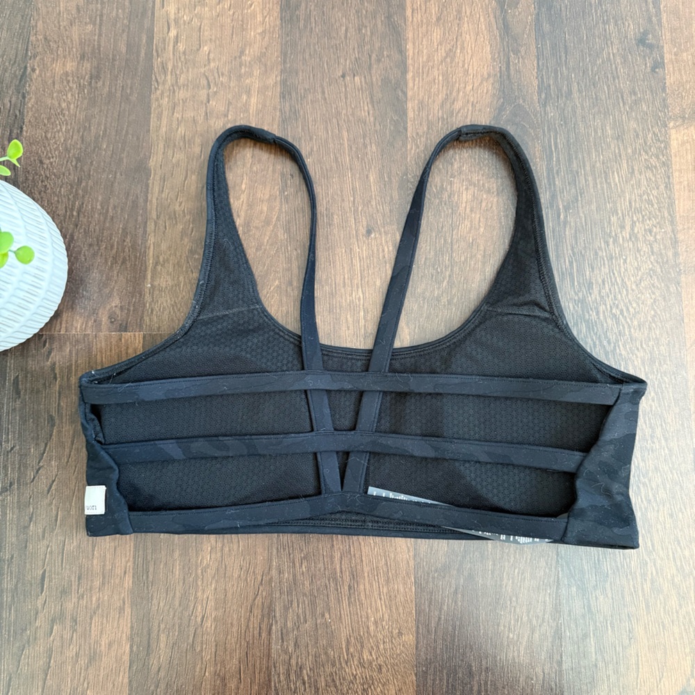 Vuori Yosemite Bra - Picture 6 of 11